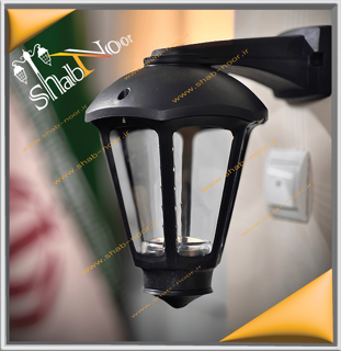 چراغ پارکی دیواری مدل ونیز رنگ مشکی رو به پایین با پرچم ایران
