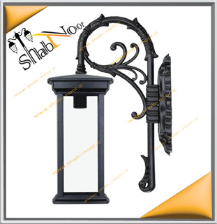 چراغ حیاطی مدل درتا بلند دیواری با شاخه P